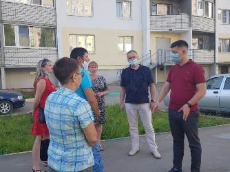 Александр Бондаренко провел встречу с жителями Ленинского района